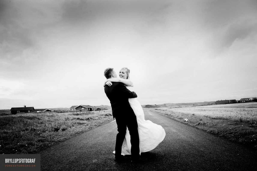 How do I search for a professional wedding photographer